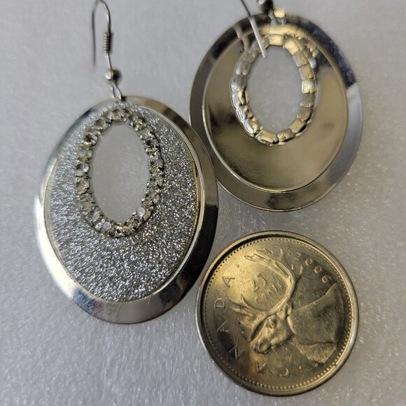 Silvery Tone Fashion Earrings - Picture 8 of 9